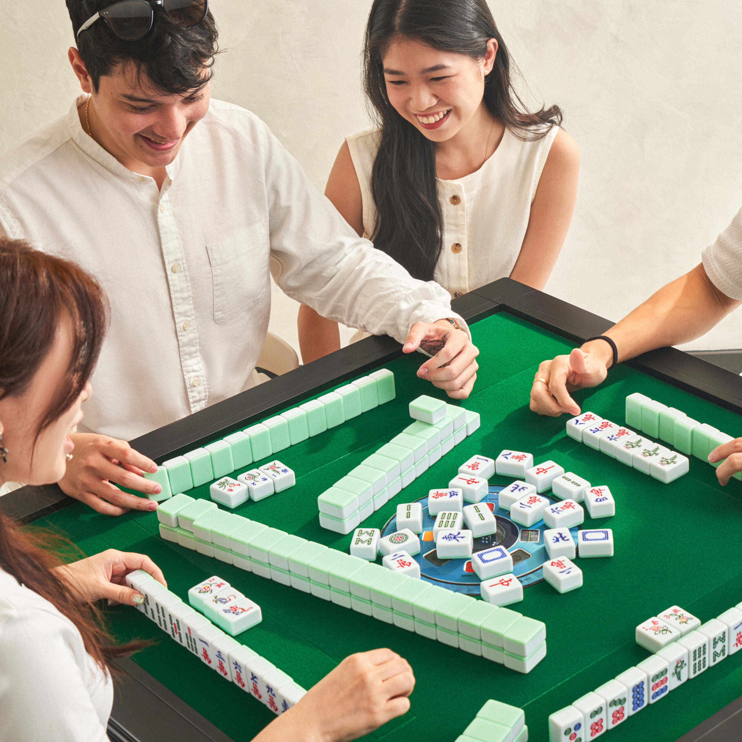 QX Mahjong scaled