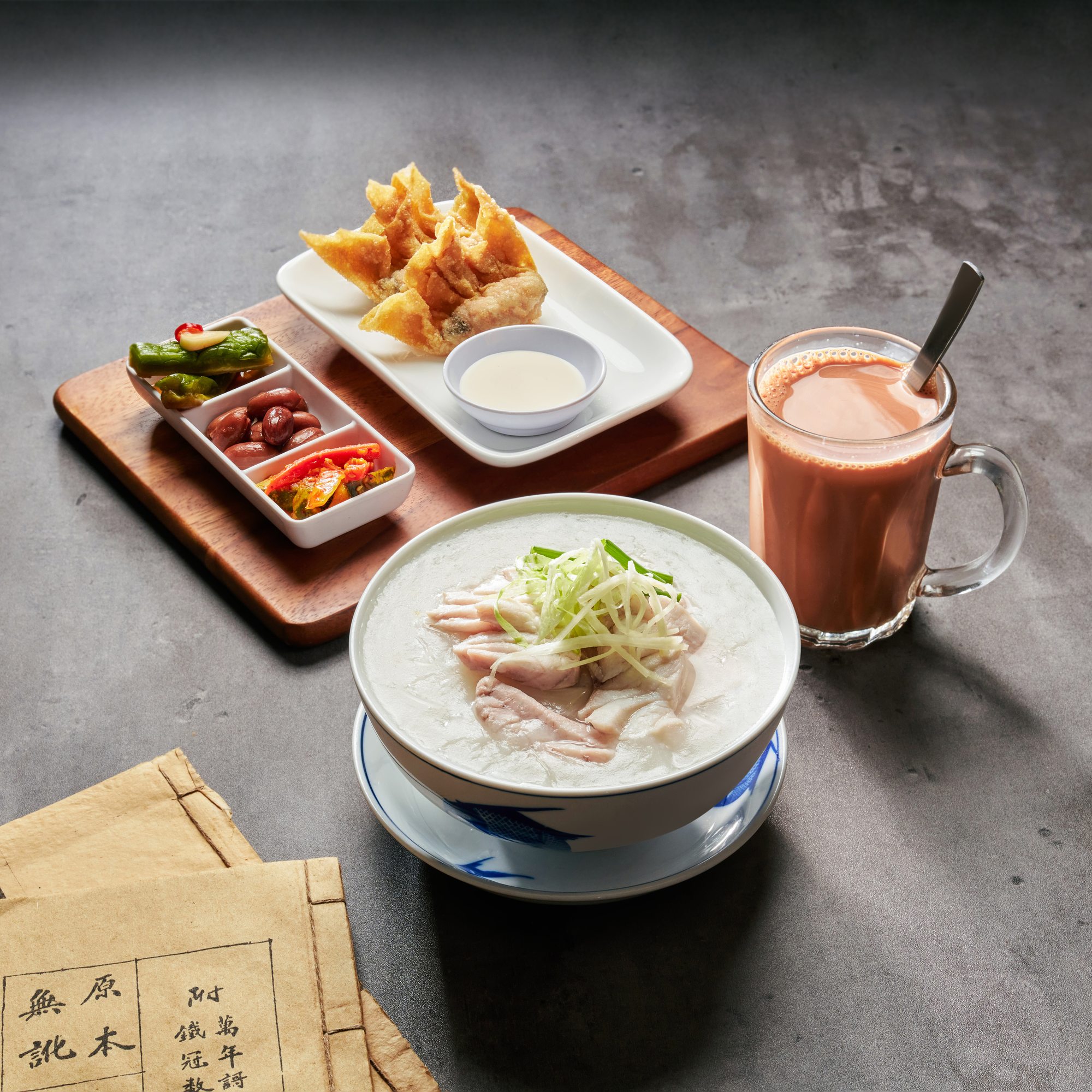 Mui Kee signature set