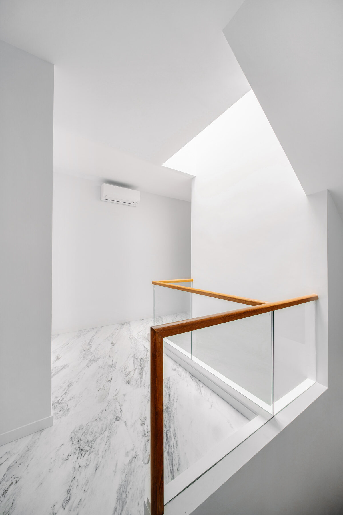 Tai Keng semi-detached home staircase and stairwell — architecture photography Singapore